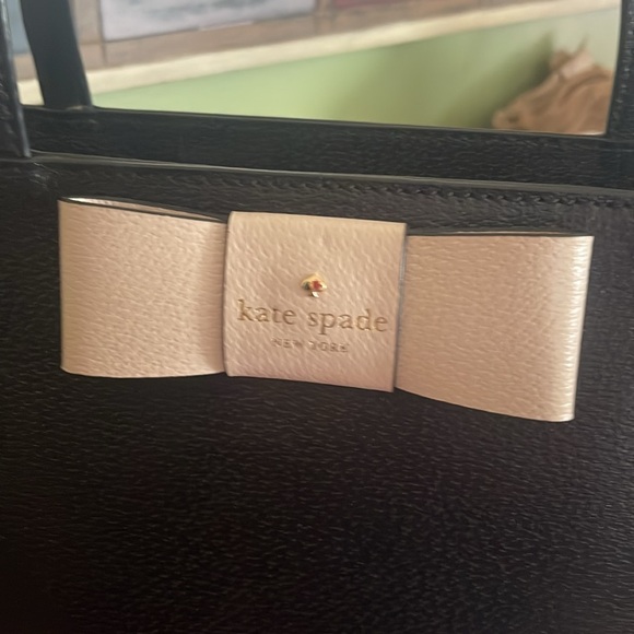KATE SPADE NEW YORK TOTE PINK INTERIOR with Dust bag. - Picture 2 of 10